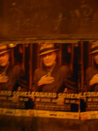 Ten minutes after the concert ! from the burrow of the taxi in the tunnel