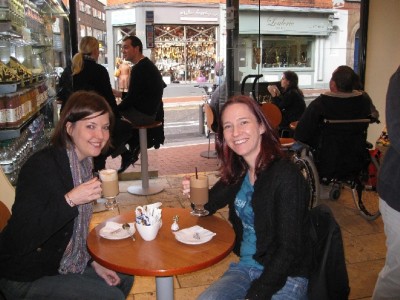 Somewhat_Nifty and Happygirl in Butlers before the meet-up